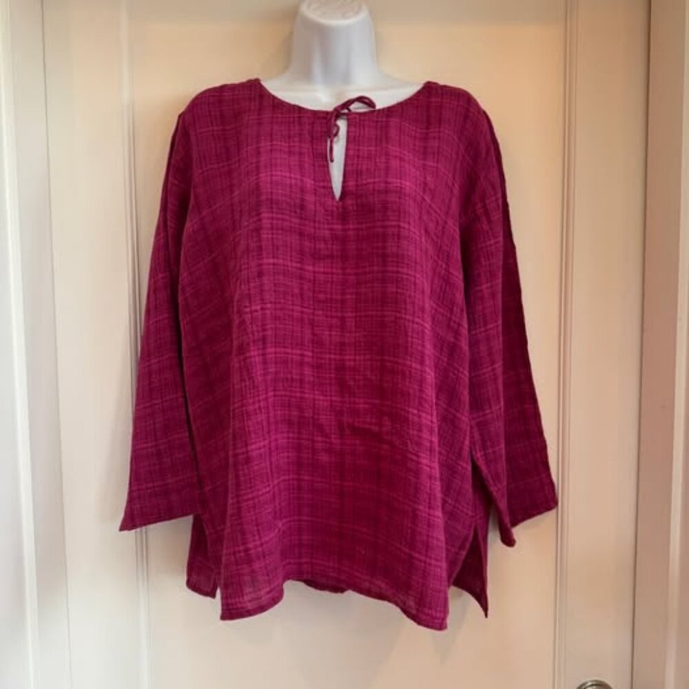 Puckered Organic Linen Plaid Keyhole Top